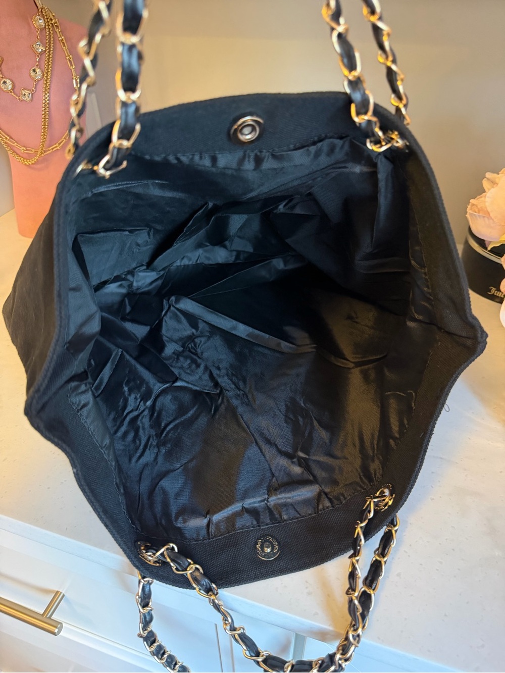 CHANEL NIP GWP Paris Parfum Black Canvas Tote with Gold Chain Detail - Picture 11 of 16